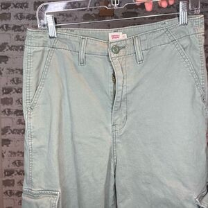Levi’s | women sage green cargo joggers